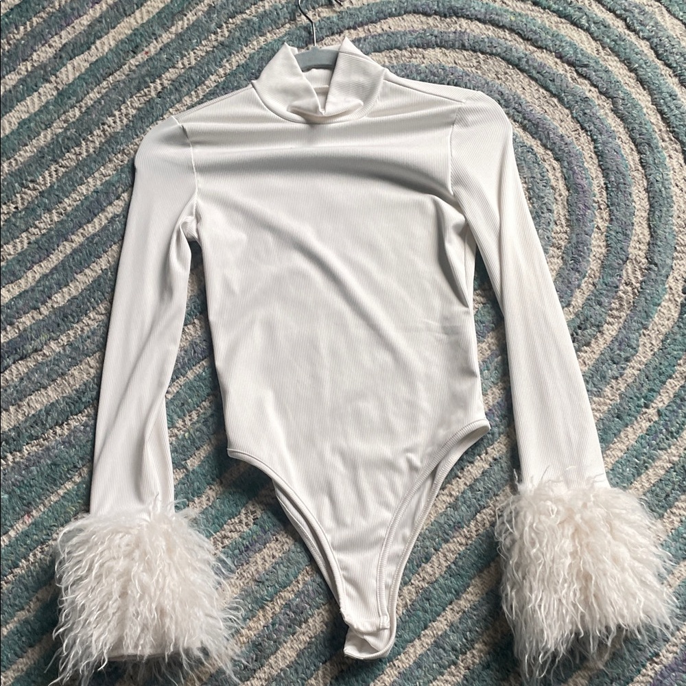 SHEIN White Feather Cuff Kids Bodysuit